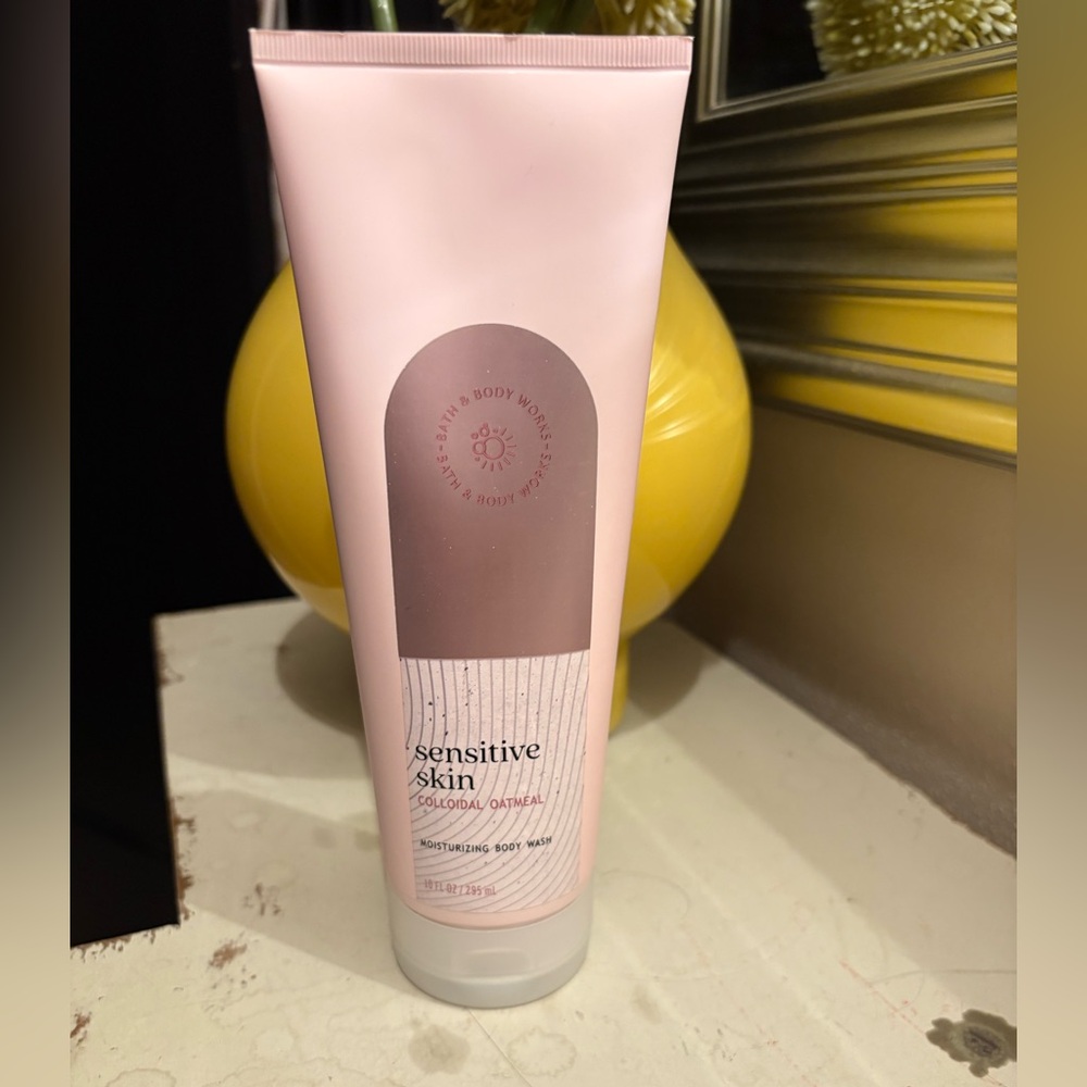 Free w/ purchase - Bath & Body Works Body Wash